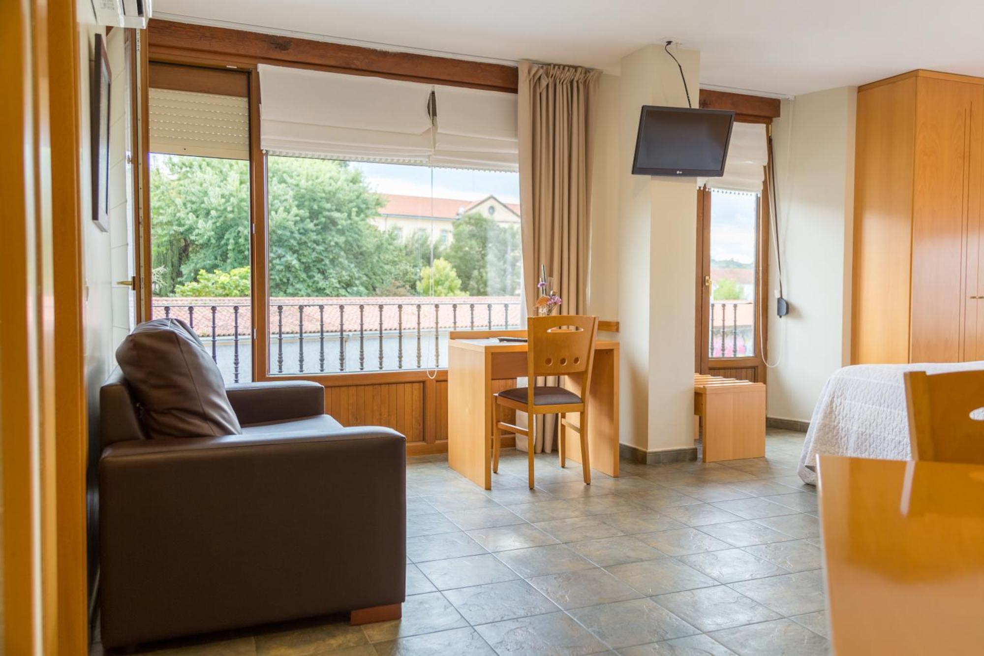 Apartamentos Playa De Cóbreces Eksteriør bilde
